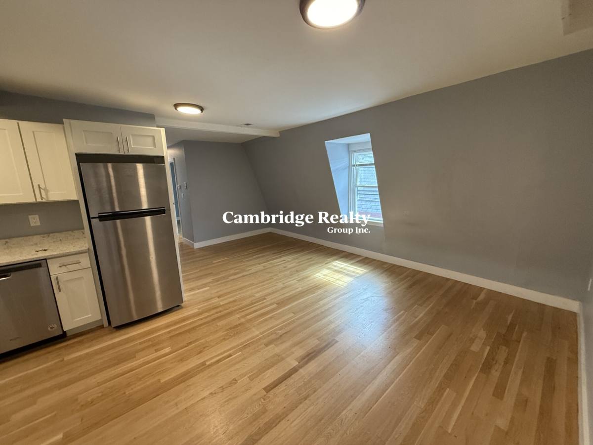 Apartment for rent at 91 Munroe St #3R, Somerville, MA 02143