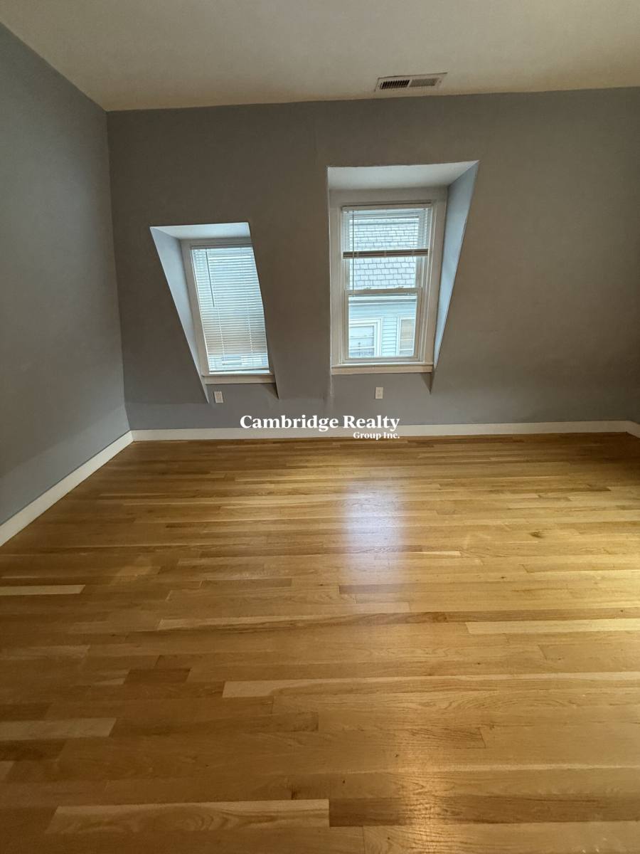 Apartment for rent at 91 Munroe St #3R, Somerville, MA 02143