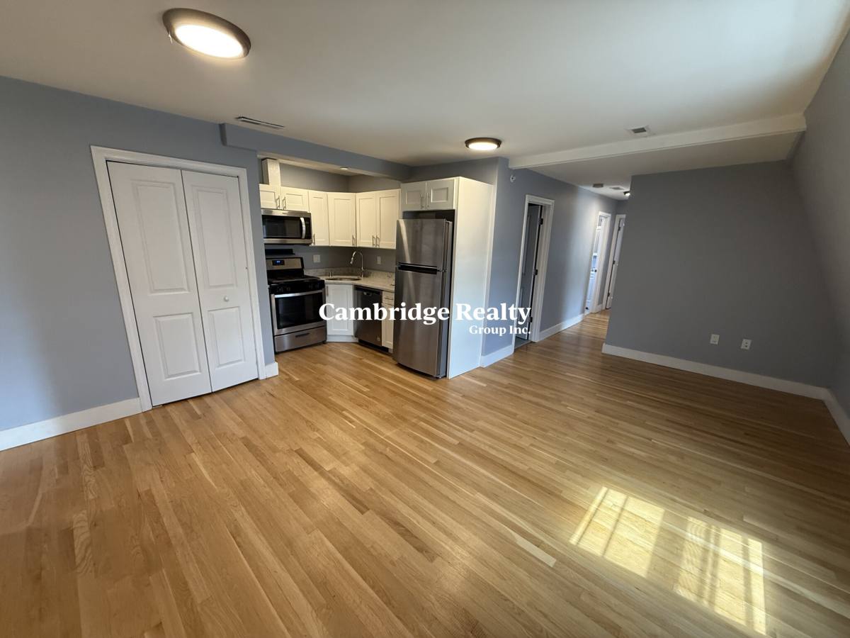 Apartment for rent at 91 Munroe St #3R, Somerville, MA 02143