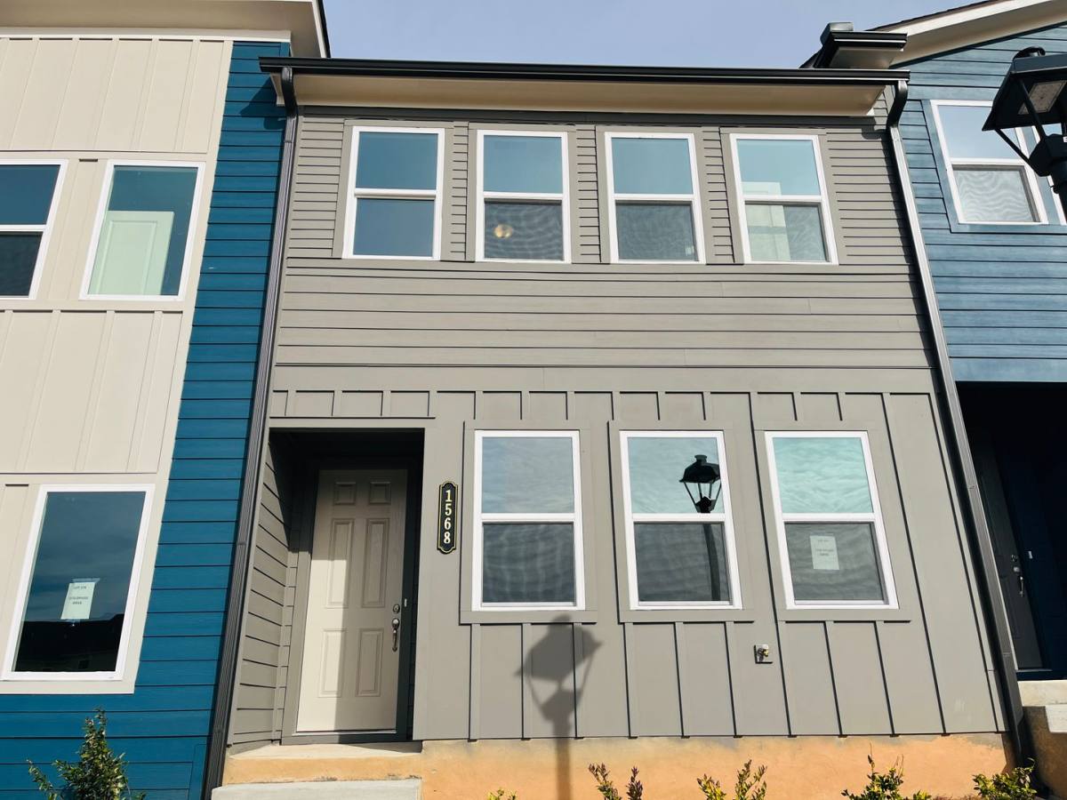 Townhouse for rent at 1568 Driggs Dr NW, Atlanta, GA 30318