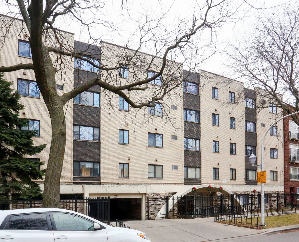 Apartment for rent at 6011 N Winthrop #407, Chicago, IL 60660