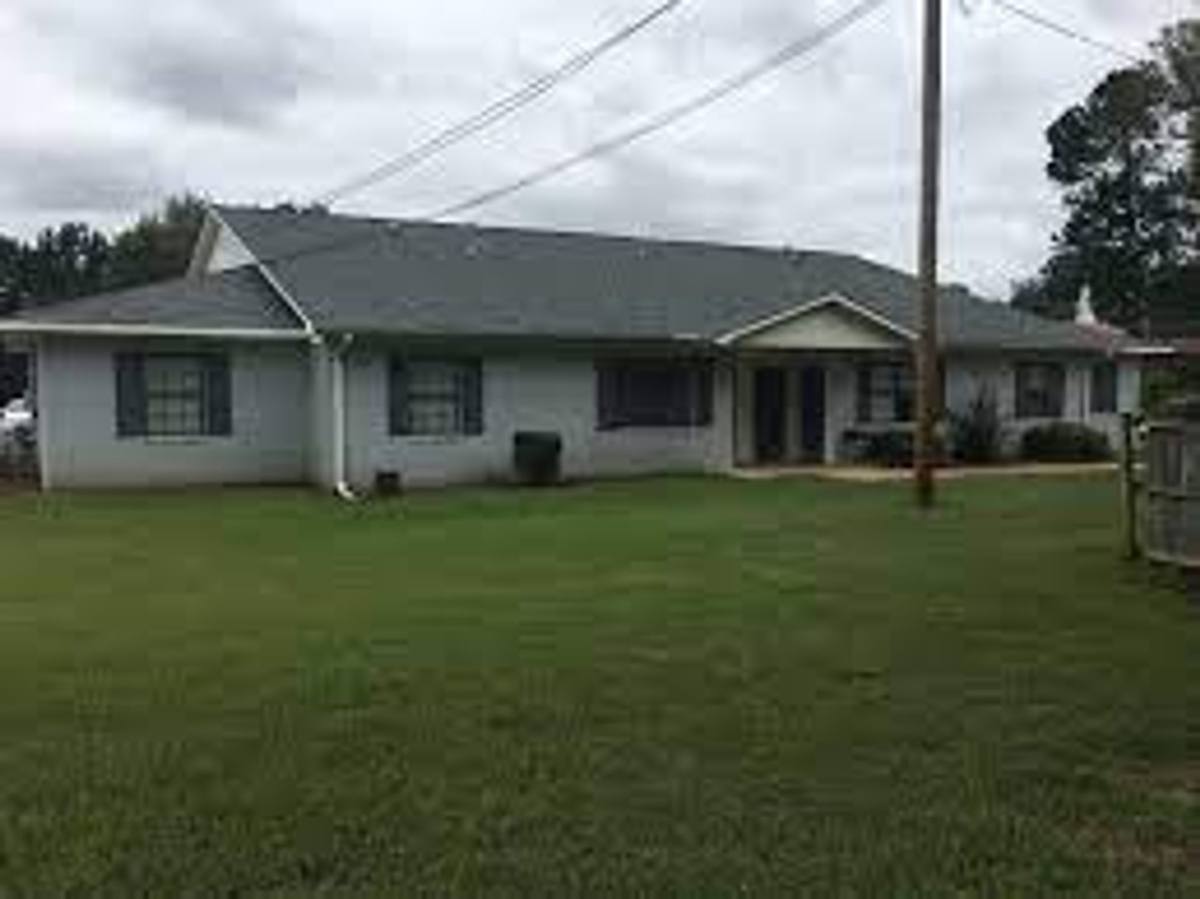 1020 S St, Myrtle, MS 38650 - Apartment for Rent