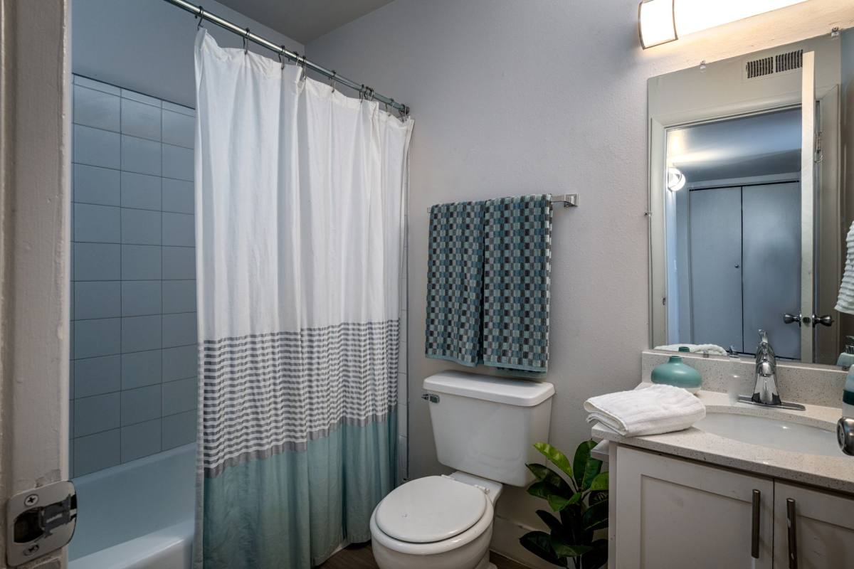 Apartment for rent at 2174 S 300 E, Salt Lake City, UT 84115