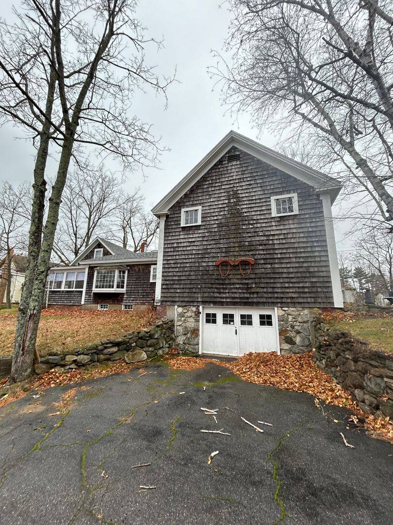 House for rent at 33 Washington St, Rochester, NH 03867
