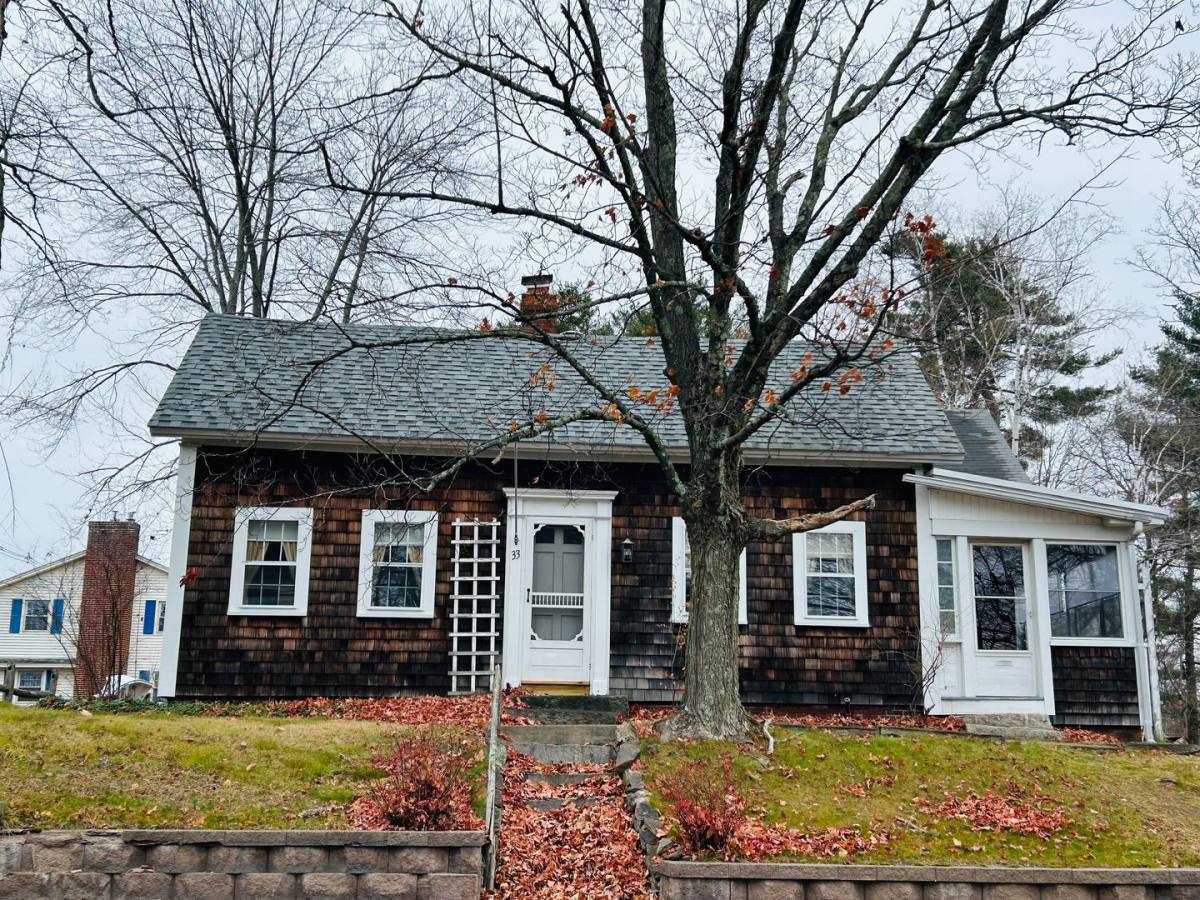 House for rent at 33 Washington St, Rochester, NH 03867