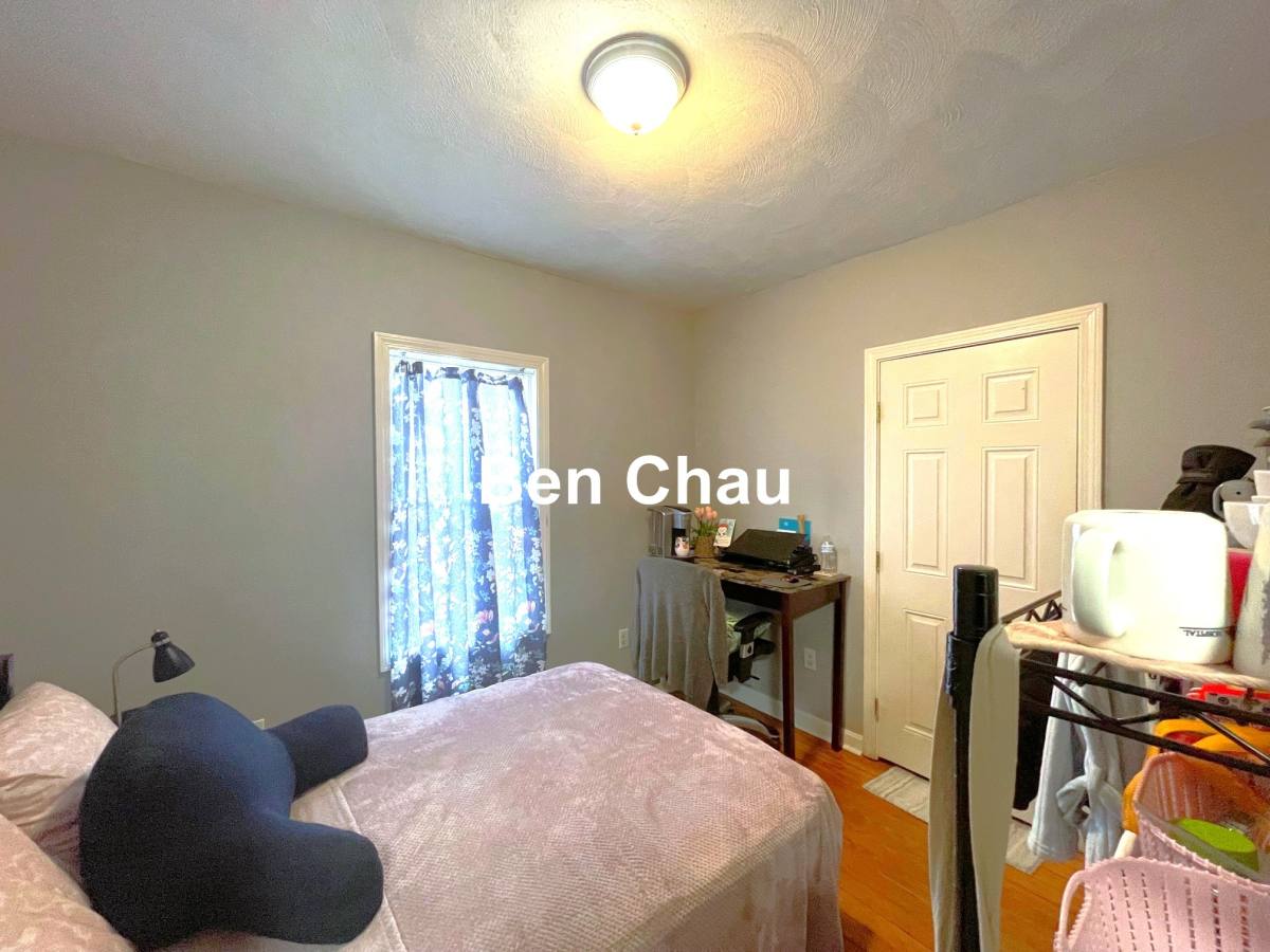 House for rent at 48 Derby St #1B, Somerville, MA 02145