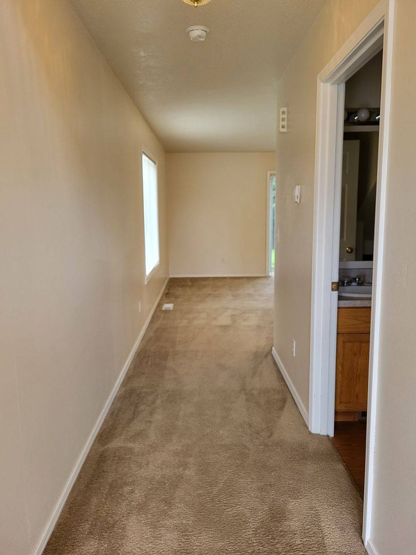Apartment for rent at 2429 Michael Dr NE, Salem, OR 97305