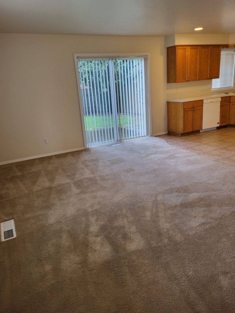 Apartment for rent at 2429 Michael Dr NE, Salem, OR 97305
