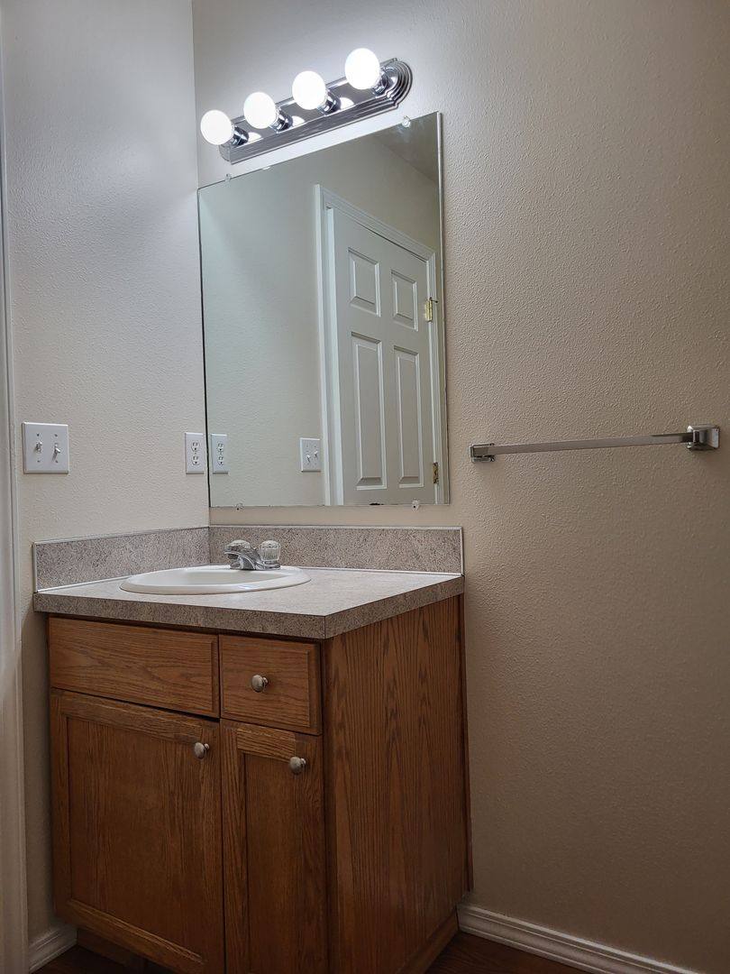 Apartment for rent at 2429 Michael Dr NE, Salem, OR 97305