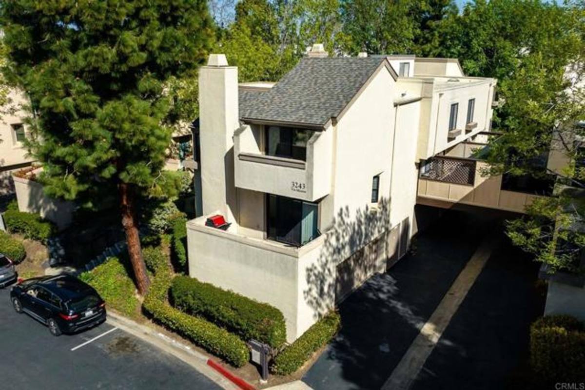Townhouse for rent at 3243 Via Alicante, La Jolla, CA 92037