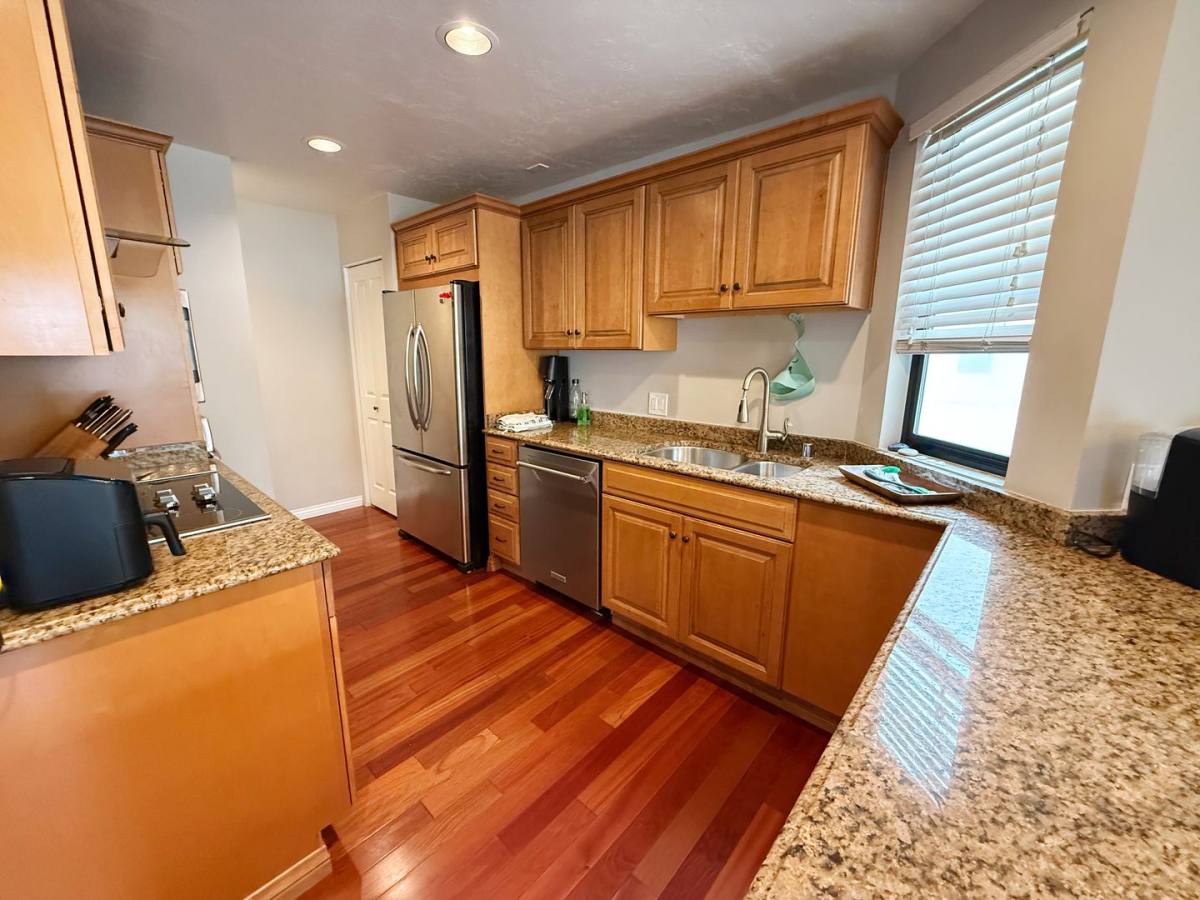 Townhouse for rent at 3243 Via Alicante, La Jolla, CA 92037