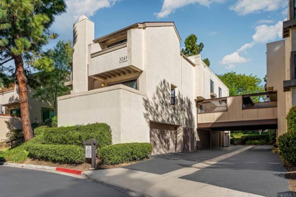 Townhouse for rent at 3243 Via Alicante, La Jolla, CA 92037