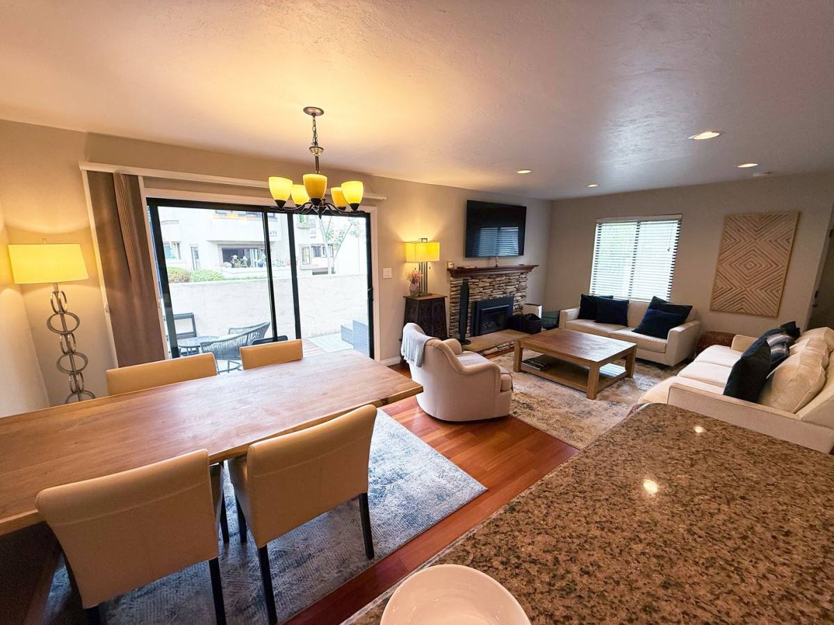 Townhouse for rent at 3243 Via Alicante, La Jolla, CA 92037