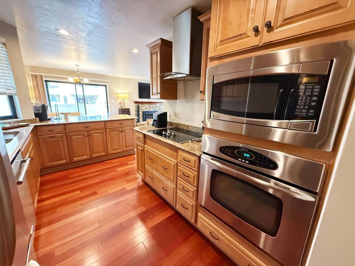 Townhouse for rent at 3243 Via Alicante, La Jolla, CA 92037