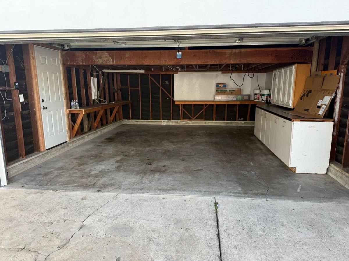 House for rent at 2932 Allred St, Lakewood, CA 90712