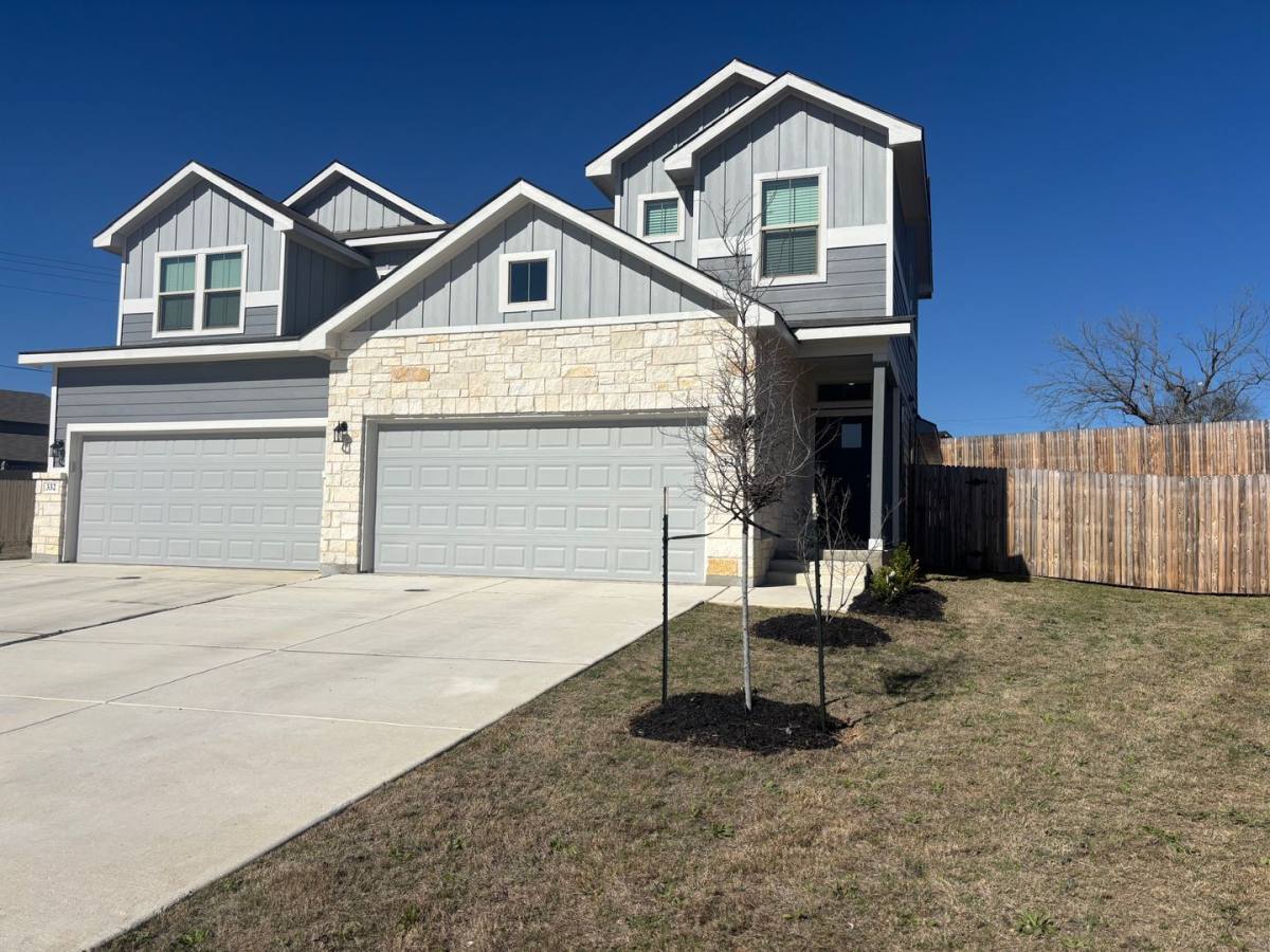 Townhouse for rent at 330 Caleb Court, Cibolo, TX 78108