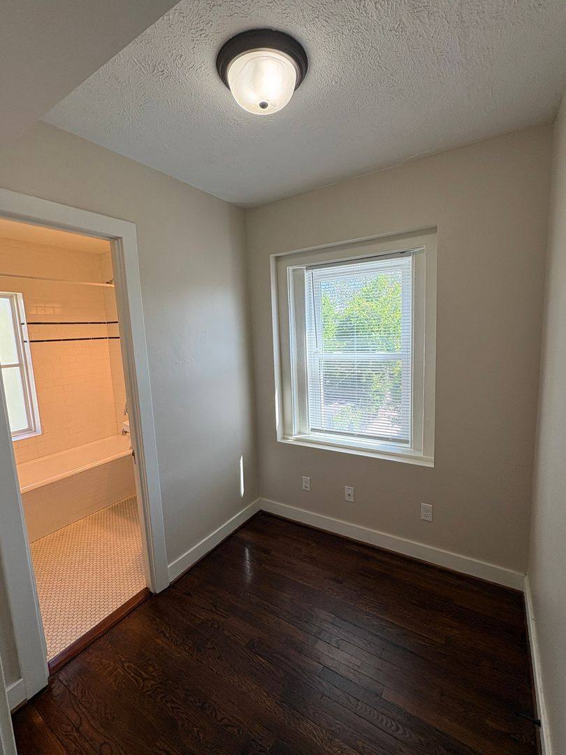 Apartment for rent at 503 N 40th St, Omaha, NE 68131