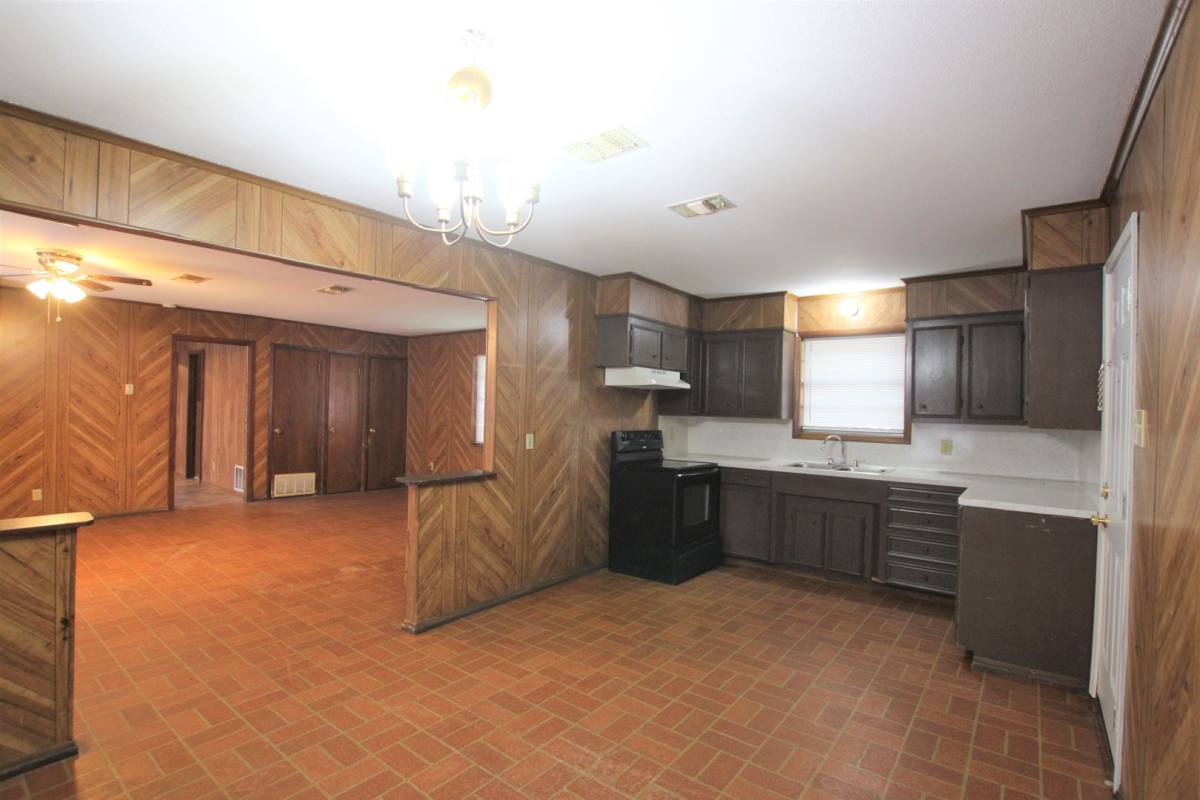 Apartment for rent at 1428 E Houston, Tyler, TX 75702