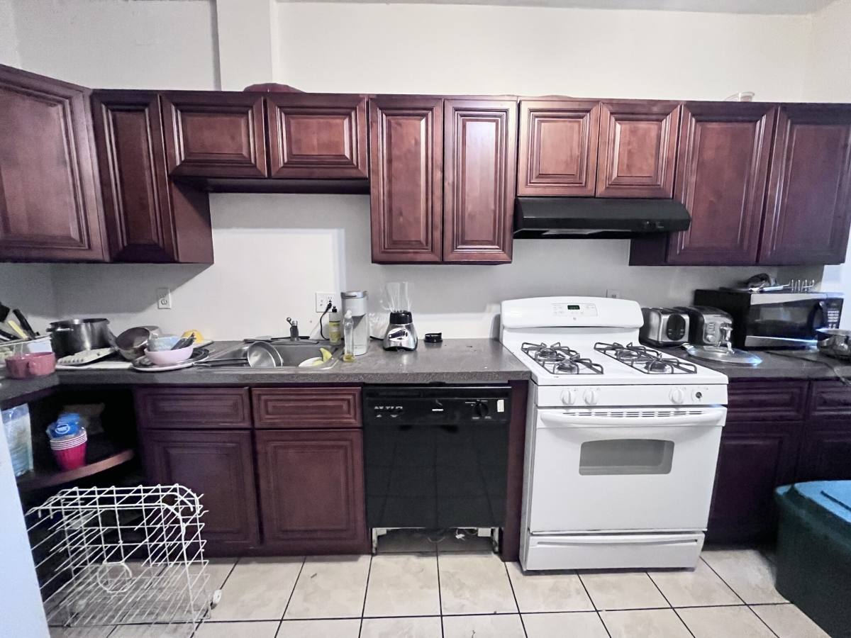 Apartment for rent at 1905 Beacon St #3F, Brookline, MA 02445