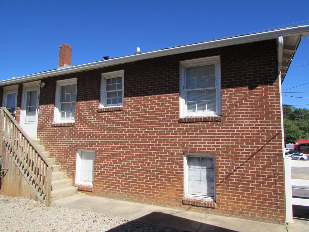 Apartment for rent at 417 E Front St, Statesville, NC 28677