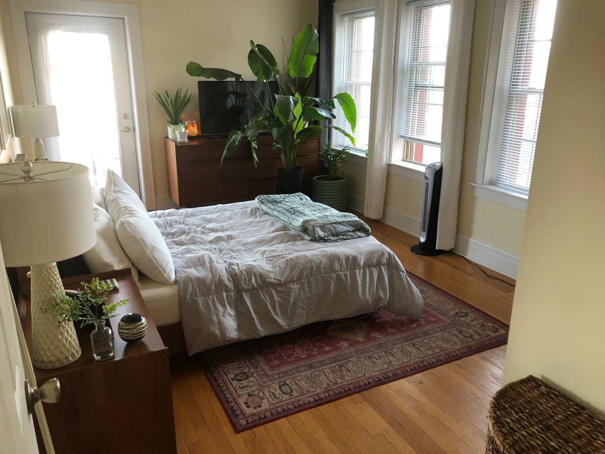 Apartment for rent at 2050 W Summerdale #1D, Chicago, IL 60625