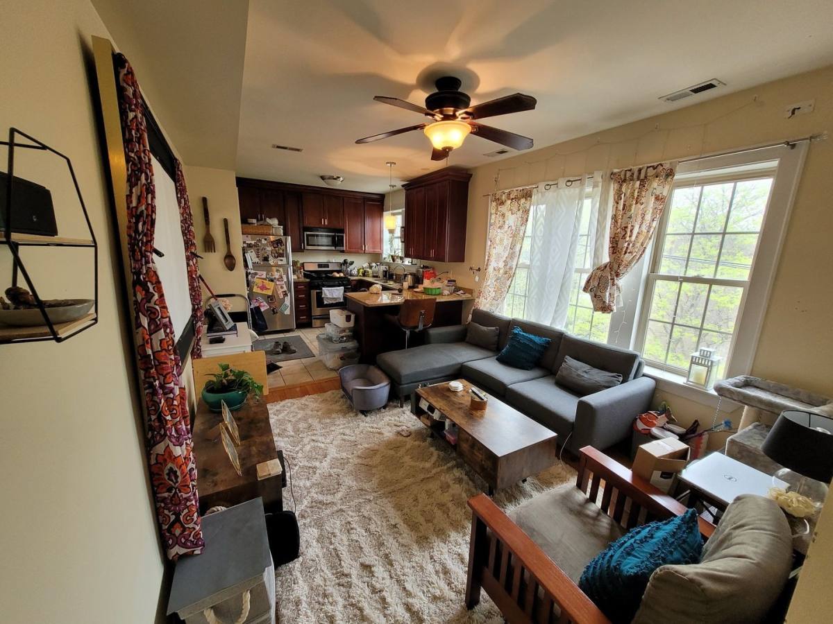 Apartment for rent at 2050 W Summerdale #1D, Chicago, IL 60625