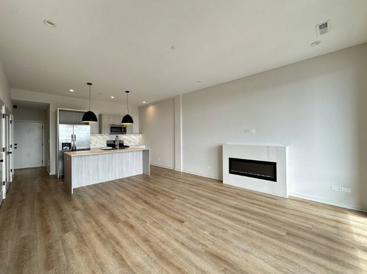 Apartment for rent at 6340 W Belmont Ave #206, Chicago, IL 60634