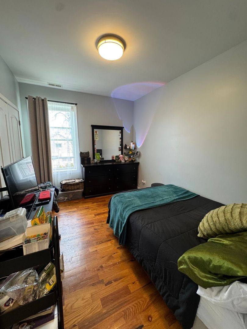 Apartment for rent at 1148 N Keeler Ave #1E, Chicago, IL 60651