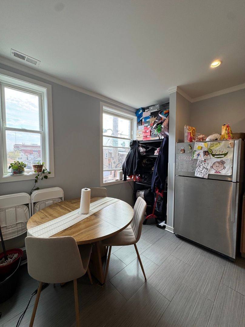 Apartment for rent at 1148 N Keeler Ave #1E, Chicago, IL 60651