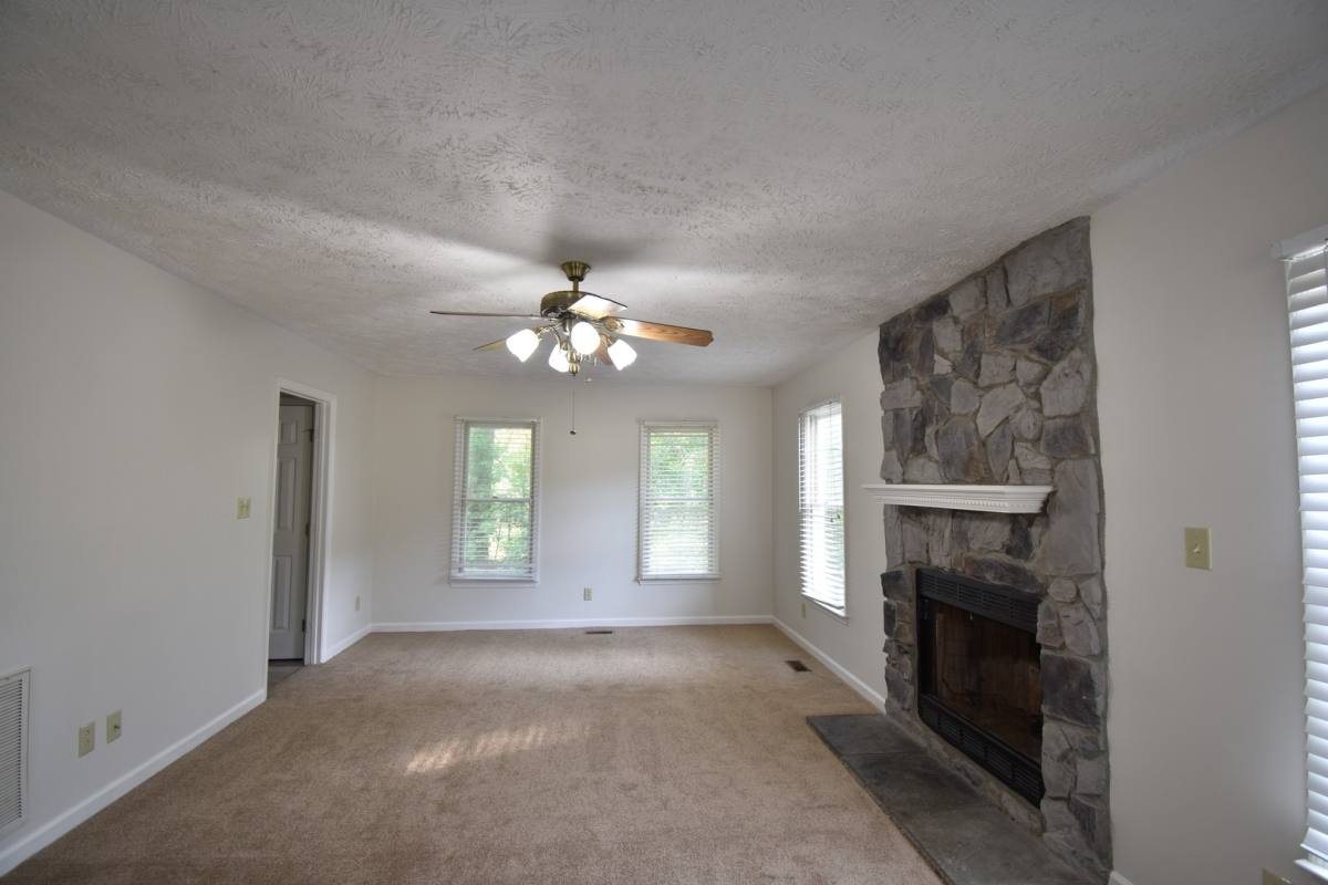 House for rent at 202 Cobblestone Court, Raeford, NC 28376