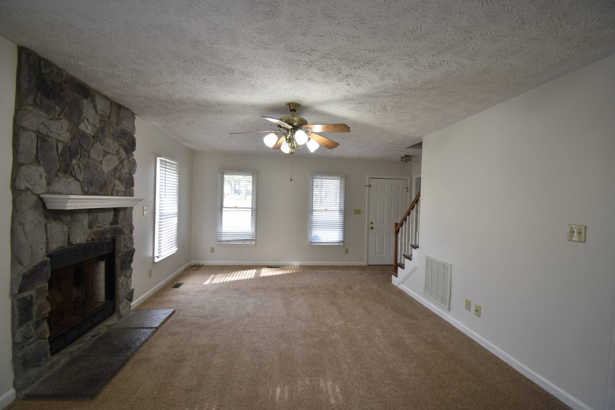 House for rent at 202 Cobblestone Court, Raeford, NC 28376