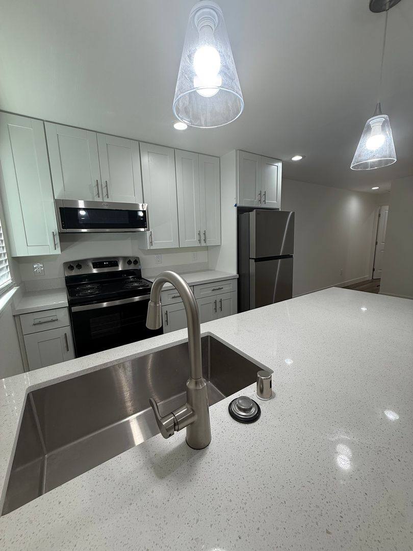 Apartment for rent at 1981 Saint Lawrence Dr, Santa Clara, CA 95051