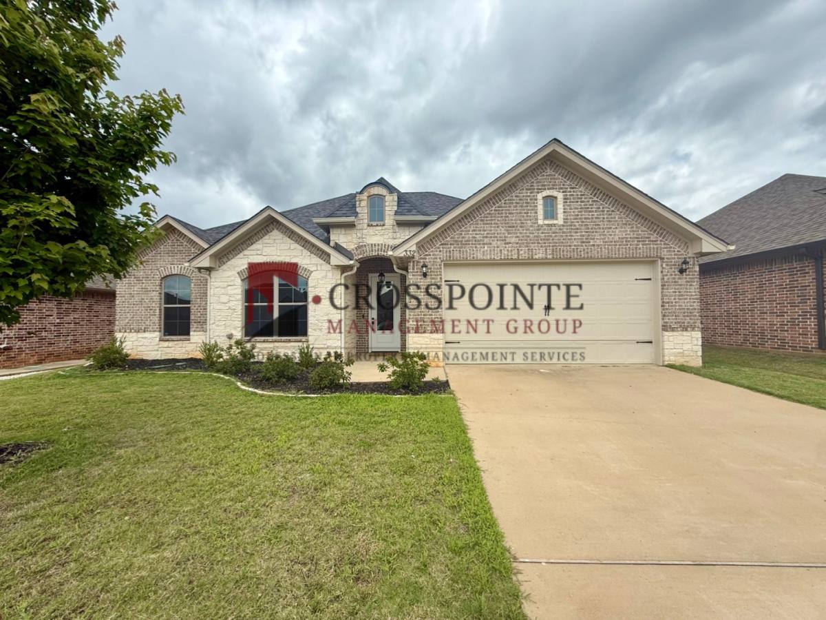 House for rent at 332 Kingdom Blvd, Lindale, TX 75771