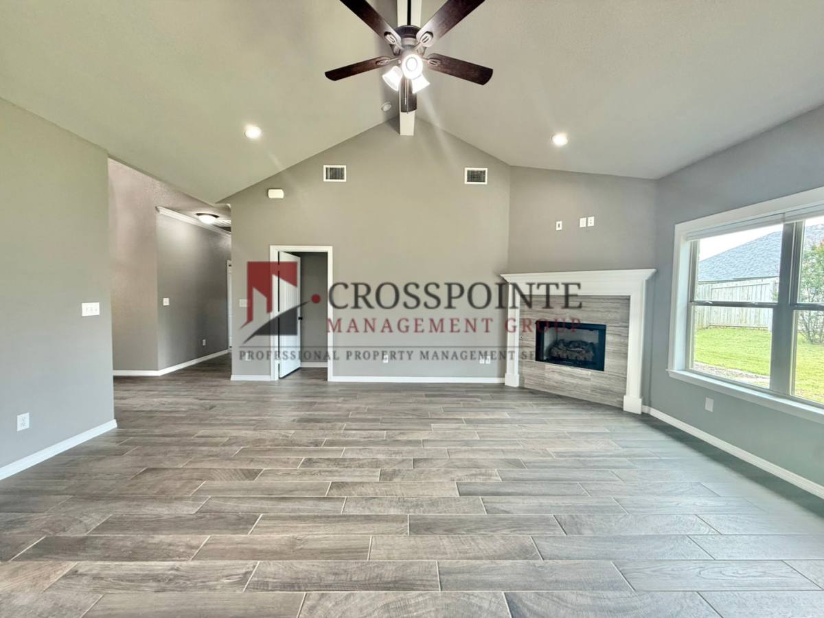 House for rent at 332 Kingdom Blvd, Lindale, TX 75771