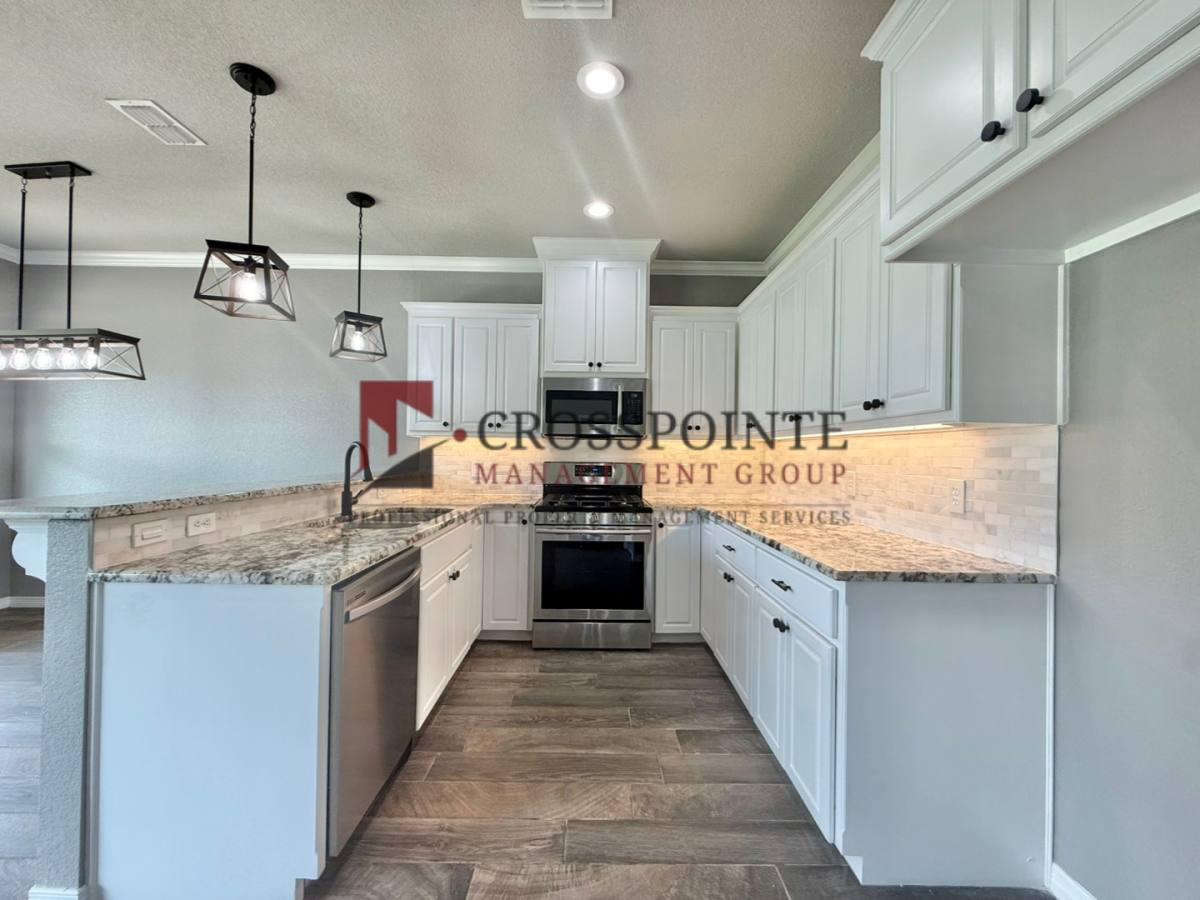 House for rent at 332 Kingdom Blvd, Lindale, TX 75771