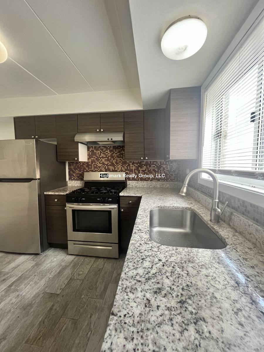 Apartment for rent at 1320 Carol St #4, Park Ridge, IL 60068