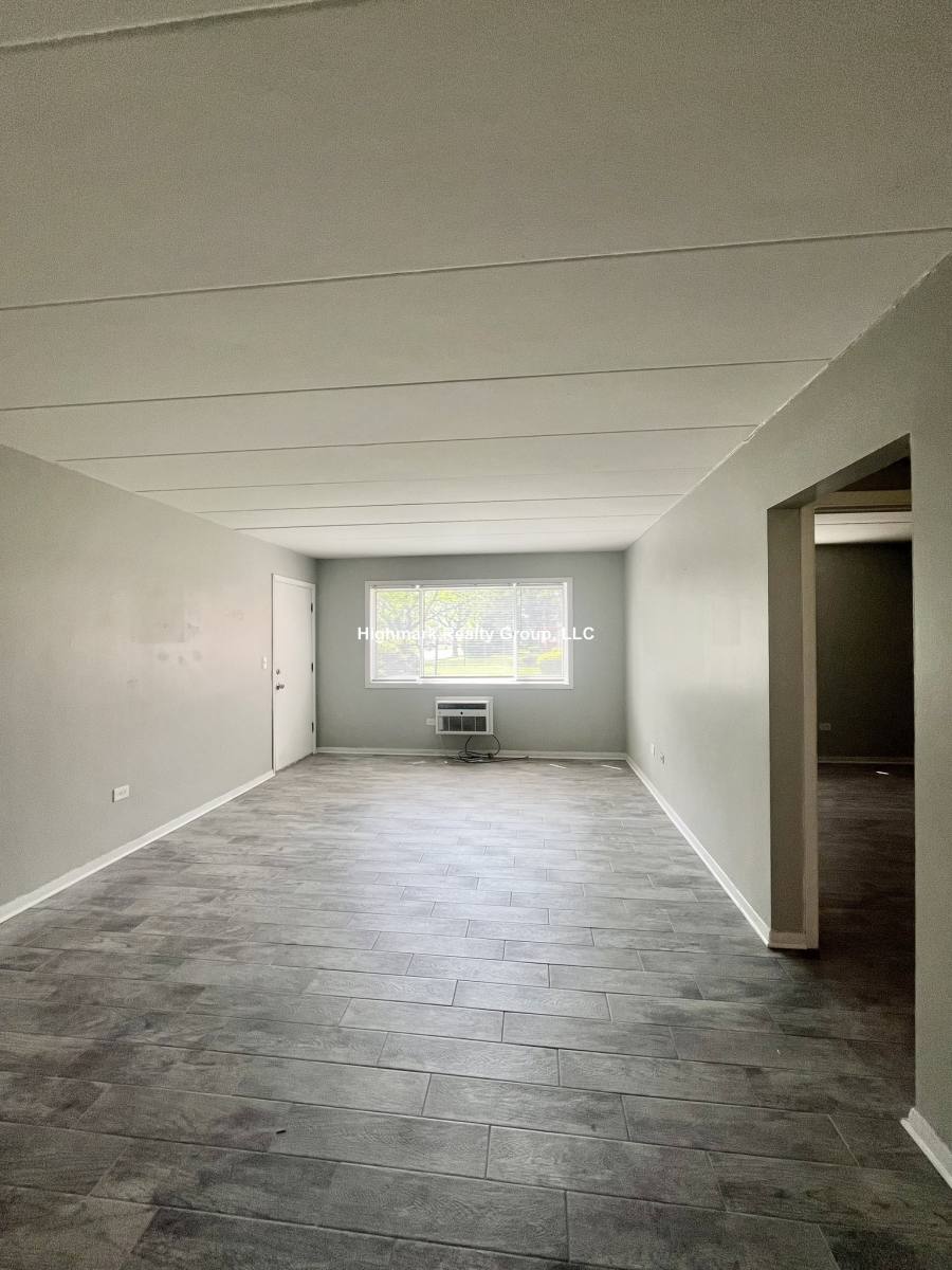 Apartment for rent at 1320 Carol St #4, Park Ridge, IL 60068