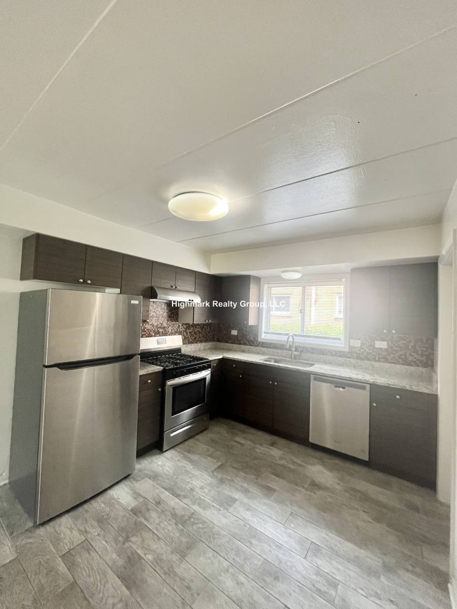 Apartment for rent at 1320 Carol St #4, Park Ridge, IL 60068