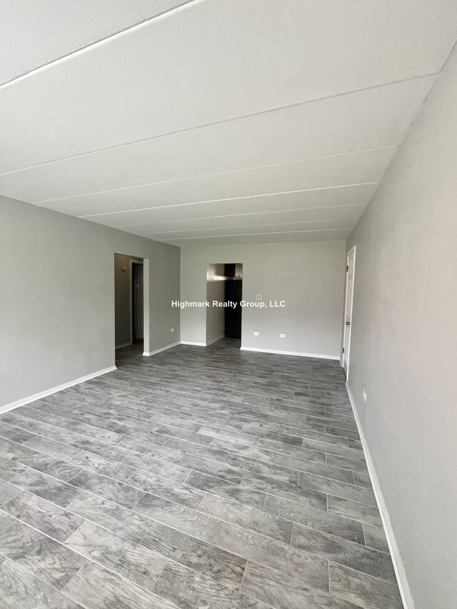 Apartment for rent at 1320 Carol St #4, Park Ridge, IL 60068