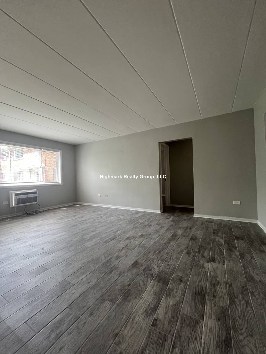 Apartment for rent at 1320 Carol St #4, Park Ridge, IL 60068