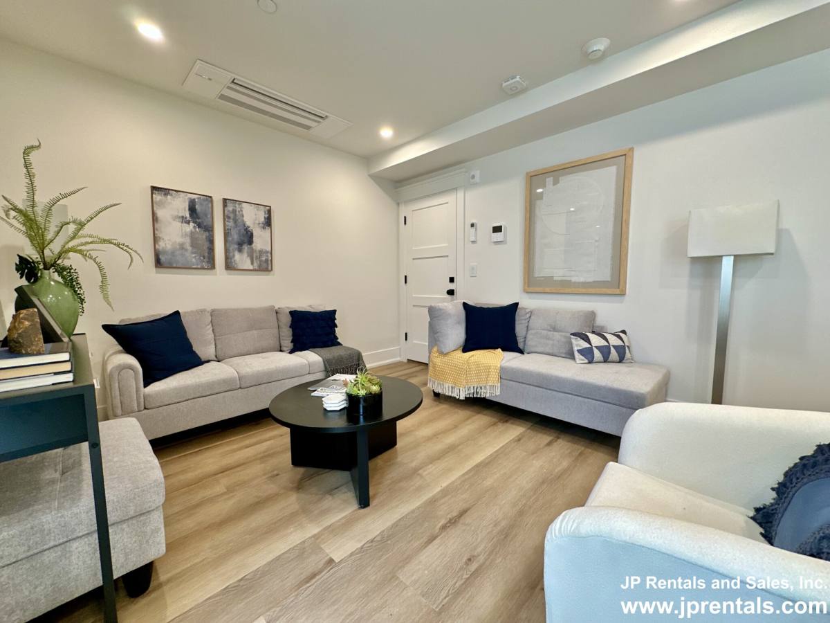 Apartment for rent at 4459 Washington St #2, Roslindale, MA 02131