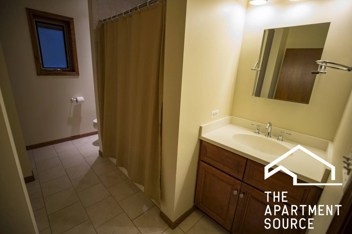Apartment for rent at 670 N Peoria St #2, Chicago, IL 60642