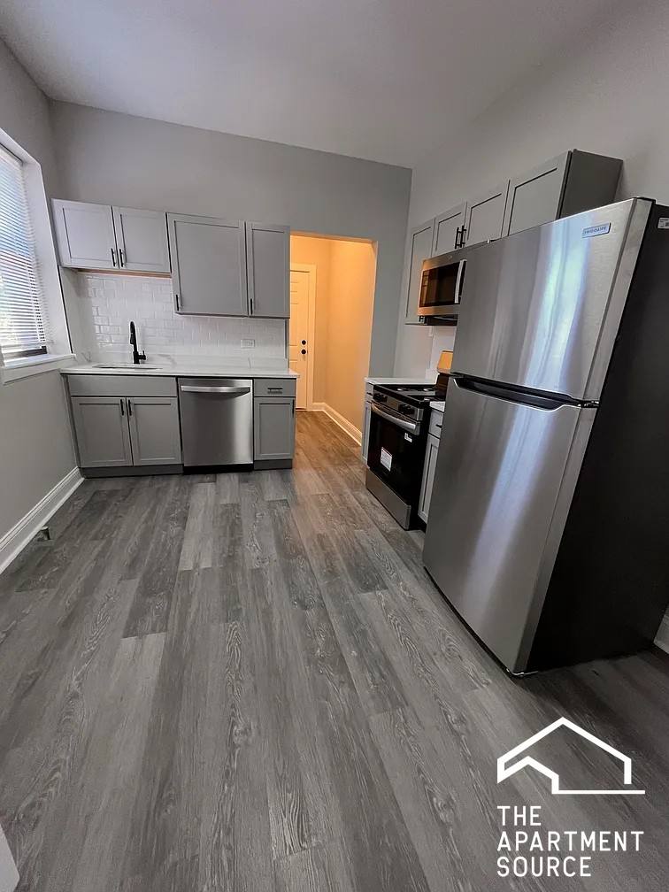 Apartment for rent at 4918 S Vincennes Ave #3R, Chicago, IL 60615