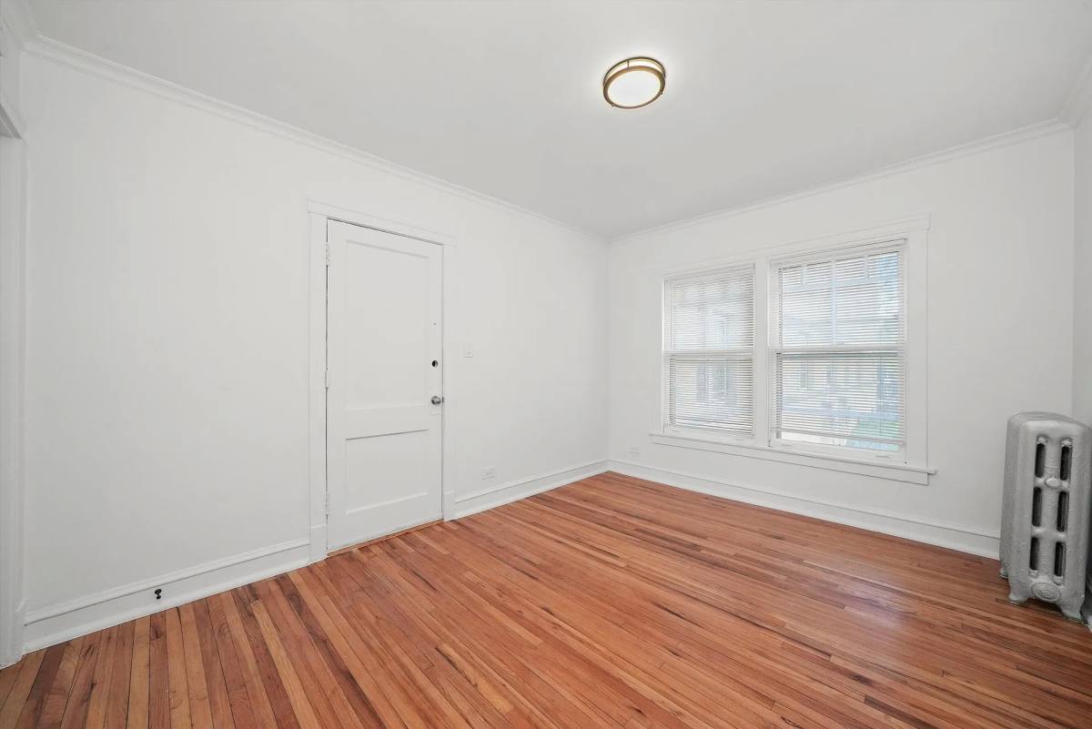 Apartment for rent at 1722 W N Shore Ave #1E, Chicago, IL 60626