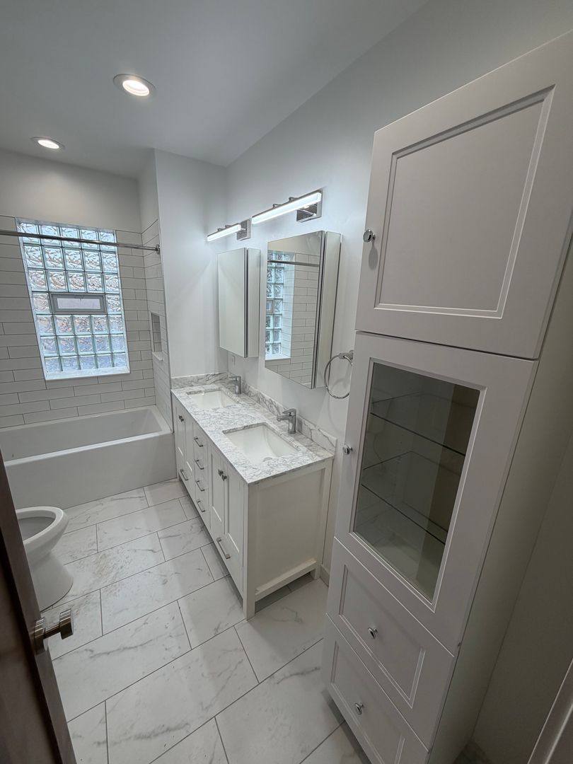 Apartment for rent at 4886 N Hermitage #1N, Chicago, IL 60640