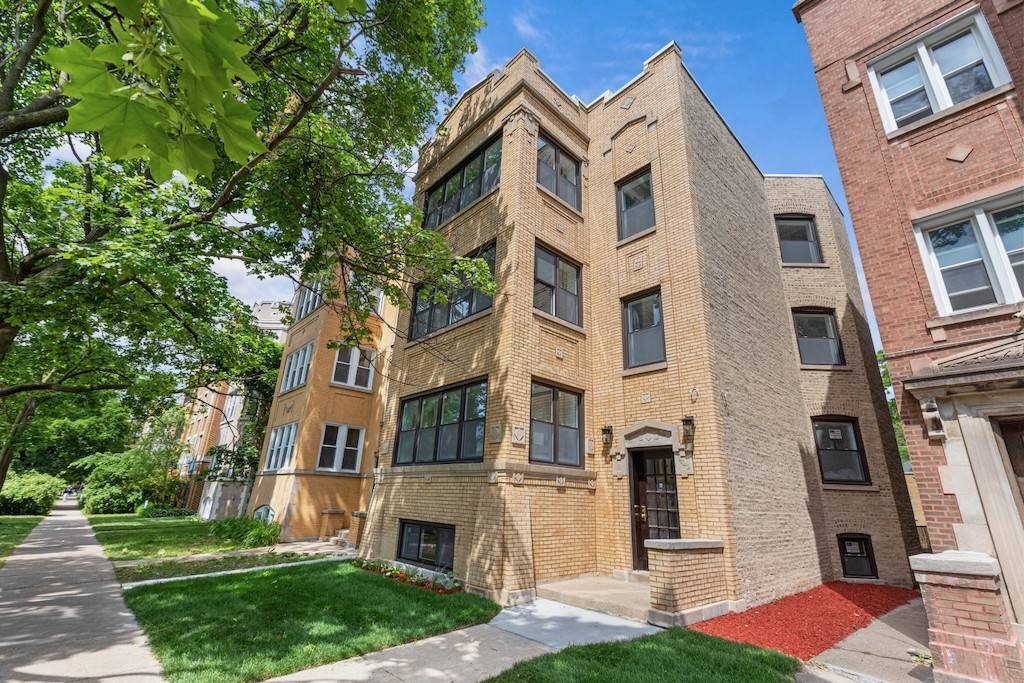 Apartment for rent at 6421 Washtenaw #10Q, Chicago, IL 60645