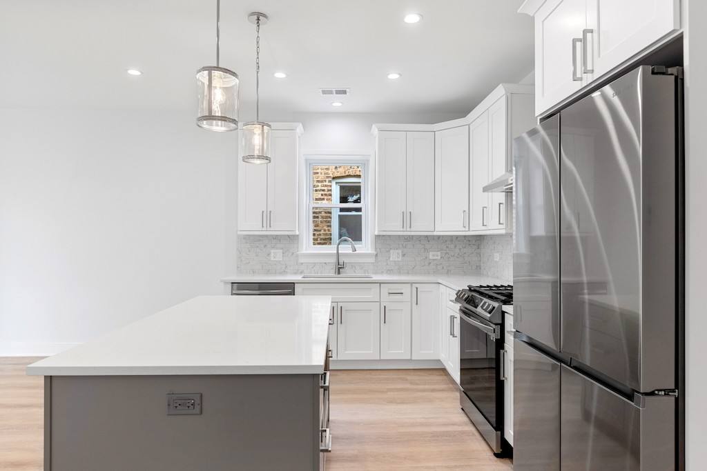 Apartment for rent at 6421 Washtenaw #10Q, Chicago, IL 60645