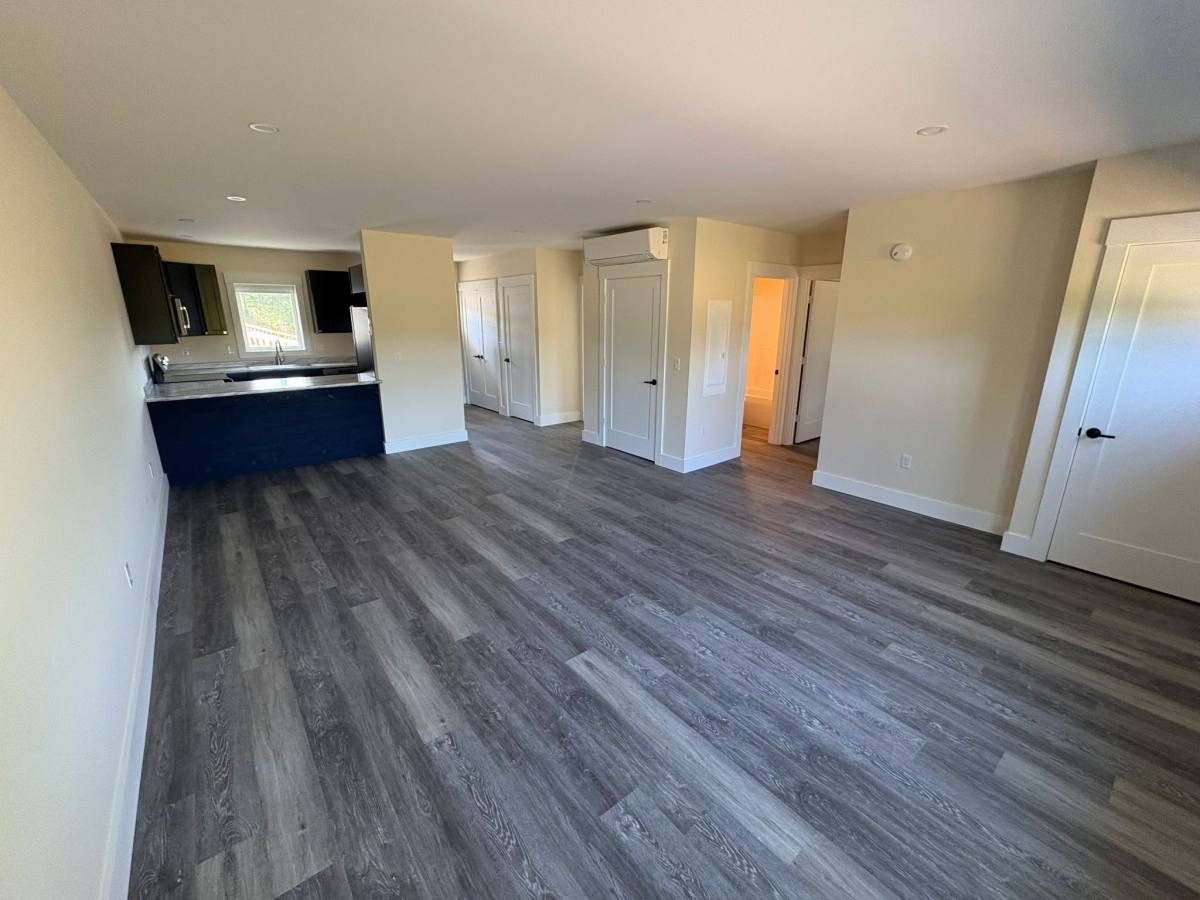 Apartment for rent at 684 Pleasant St, Blue Hill, ME 04614