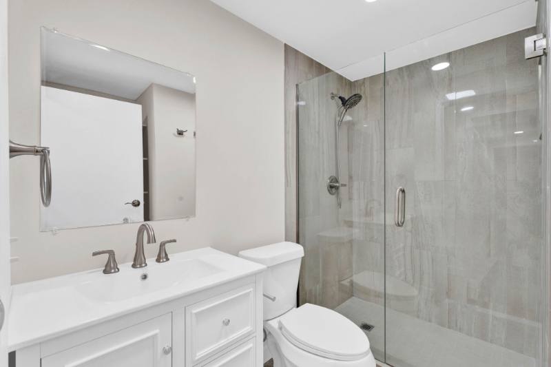Apartment for rent at 6 Roanoke Lane, Rochester, MI 48309