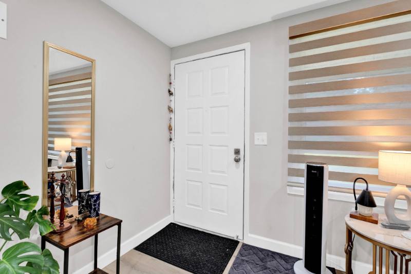 Apartment for rent at 6 Roanoke Lane, Rochester, MI 48309